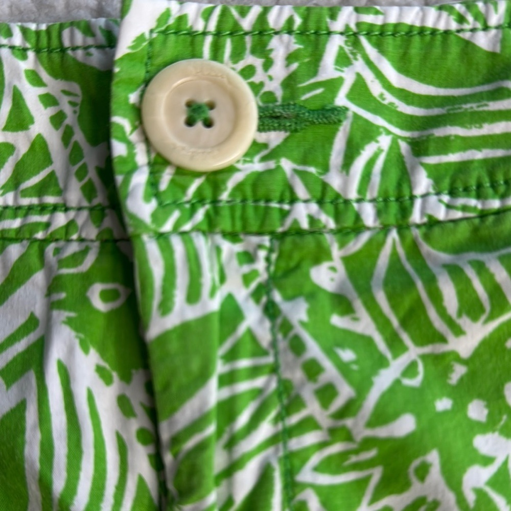 Lilly Pulitzer Vibrant Green Leaf Print Shorts - Picture 3 of 4